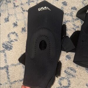 FLA Orthopedics Black Knee Brace